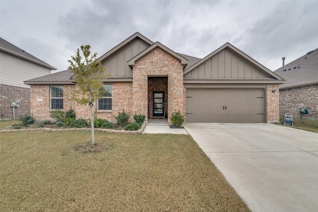 8366 Slowburn Dr in Garland, TX - Foto de edificio - Building Photo