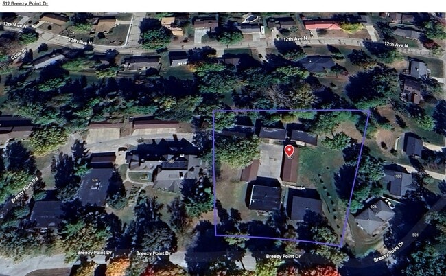 512 Breezy Point Dr in Clinton, IA - Building Photo - Building Photo