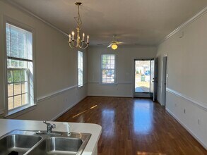 3323 Whitlock Dr N in Wilson, NC - Foto de edificio - Building Photo