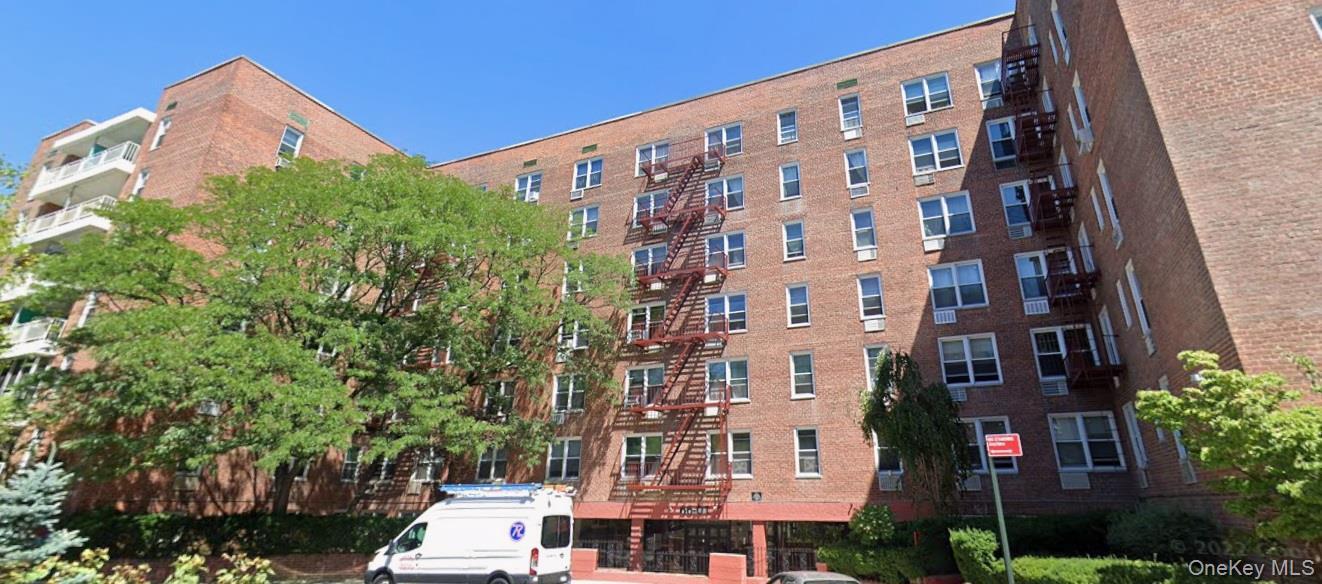 66-01 Burns St in New York, NY - Building Photo