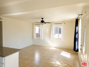 819 E 73rd St in Los Angeles, CA - Building Photo - Building Photo