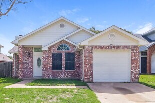 8409 Tallahassee Ln in Fort Worth, TX - Building Photo