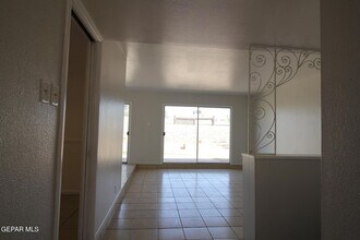 317 Thunderbird Dr in El Paso, TX - Building Photo - Building Photo