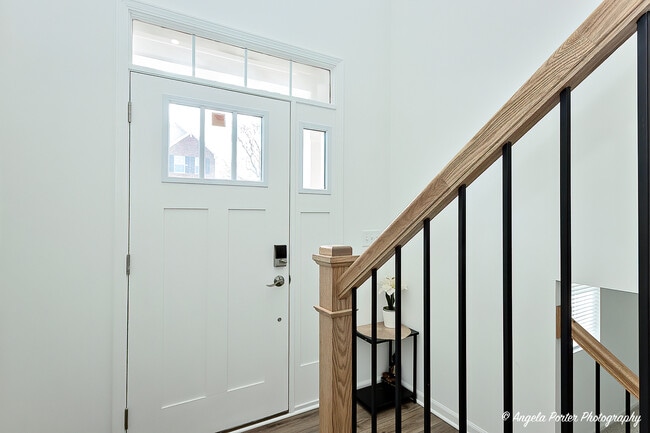 1004 Neubauer Circle in Lindenhurst, IL - Building Photo - Building Photo