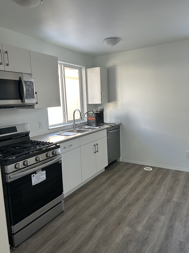 11813-11847 47 St NW in Edmonton, AB - Building Photo - Building Photo