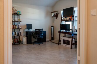 10201 Waterwall Ln in Texas City, TX - Building Photo - Building Photo