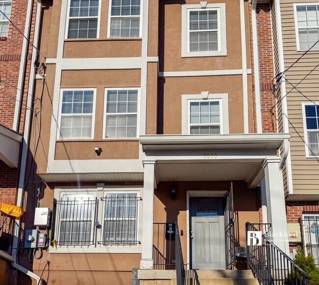 5030 B St SE in Washington, DC - Foto de edificio - Building Photo