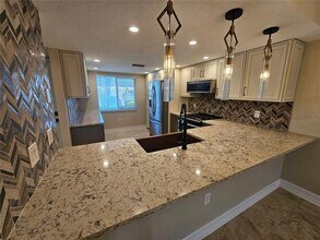 4364 Madeira Ct in Sarasota, FL - Building Photo - Building Photo