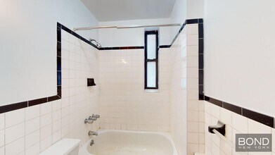 415 E 73rd St in New York, NY - Building Photo - Building Photo