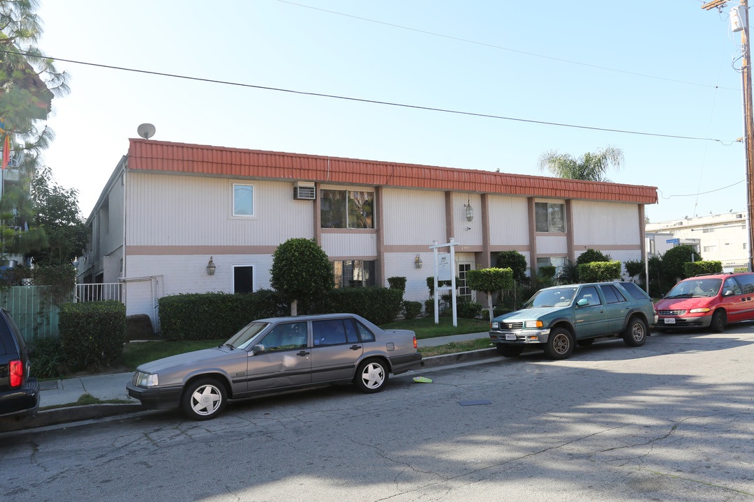 20952 Gresham St in Canoga Park, CA - Building Photo