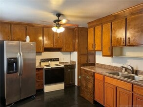 521 E 5th Ave in Raeford, NC - Building Photo - Building Photo