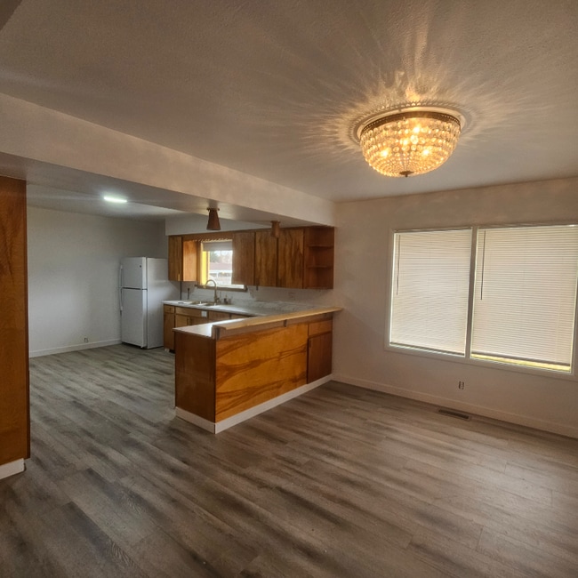 704 Euclid St in Grandview, WA - Building Photo - Building Photo