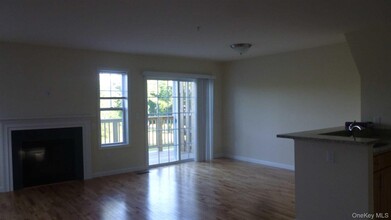 48 Berry Ln in Wappingers Falls, NY - Building Photo - Building Photo