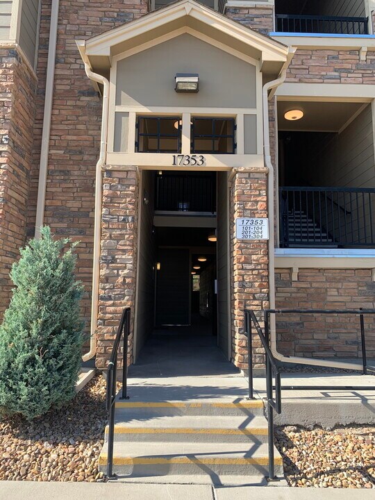 17353 Wilde Ave in Parker, CO - Building Photo
