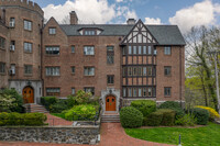 Rye Castle in Rye, NY - Foto de edificio - Building Photo