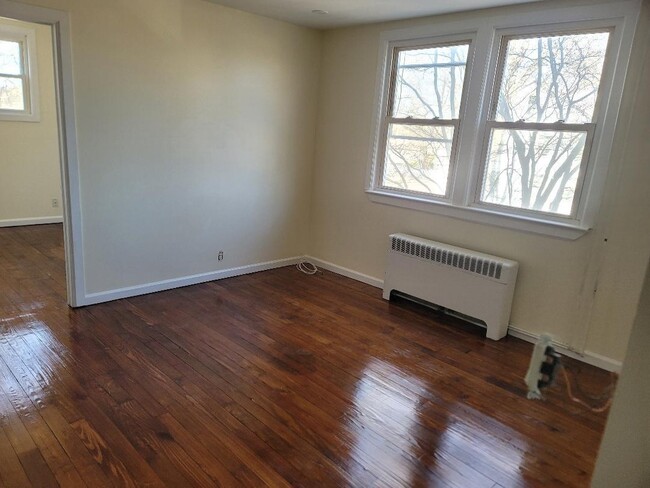 2 Smith Ave