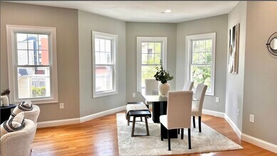 20 Alston St in Somerville, MA - Building Photo - Building Photo