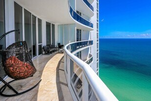 15901 Collins Ave, Unit 3807 in Sunny Isles Beach, FL - Building Photo