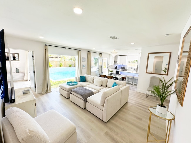 111 N Cirus Ave in Clearwater, FL - Building Photo - Building Photo