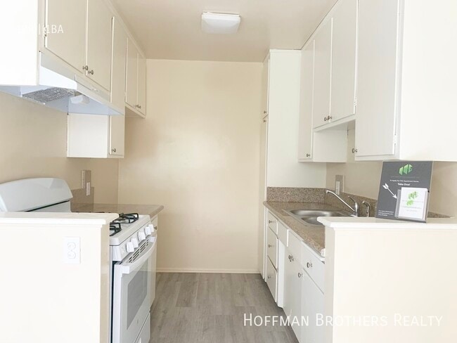 3646 Westwood Blvd in Los Angeles, CA - Building Photo - Building Photo