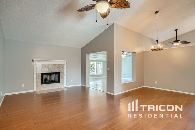 328 Sir Lawrence Dr in Sanford, FL - Building Photo - Building Photo