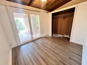 2407 Komo Mai Dr in Pearl City, HI - Building Photo - Building Photo