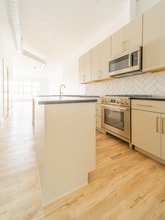 428 Penn Ave, Unit 1 in West Reading, PA - Building Photo - Building Photo