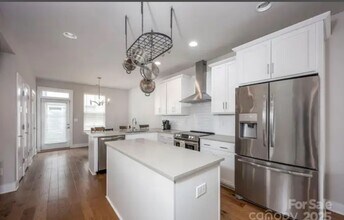 2118 Bryant Park Dr in Charlotte, NC - Building Photo - Building Photo