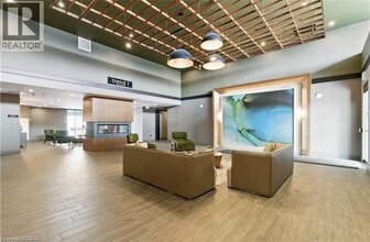 450 Dundas St E in Waterdown, ON - Building Photo - Building Photo