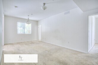 580 W Main St in Alhambra, CA - Building Photo - Building Photo