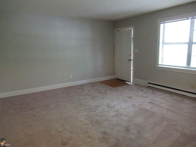 2506 E 10th St in Greenville, NC - Building Photo - Building Photo