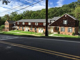 Fox Chapel Townhouses Apartments