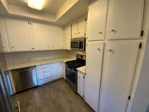 610 Parkview Dr in Lake Elsinore, CA - Building Photo - Building Photo