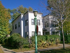 2117 Selby Ave in St. Paul, MN - Foto de edificio - Building Photo
