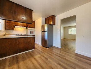 1051 King St in Santa Rosa, CA - Building Photo - Building Photo