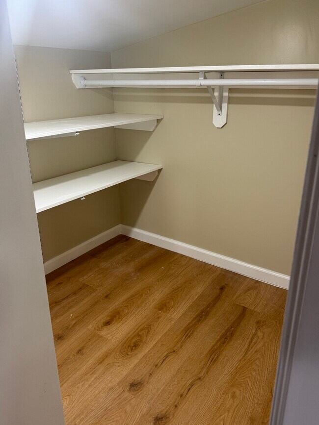 569 Jerome St in Brooklyn, NY - Building Photo - Building Photo