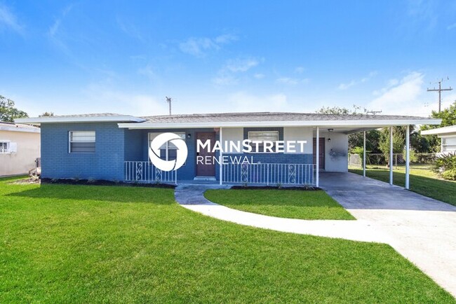 property at 652 Comanche Ave