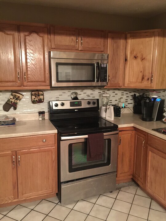 1733 Washington Ave Ext in Rensselaer, NY - Building Photo