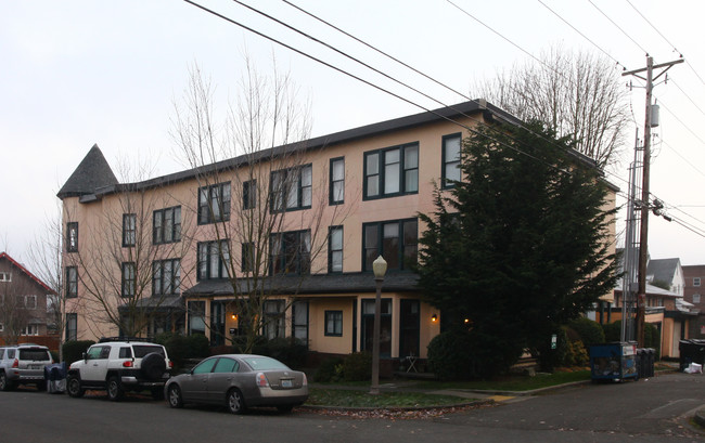 New York Apartments in Tacoma, WA - Building Photo - Building Photo