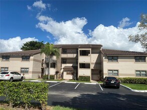 9939 Nob Hill Pl in Sunrise, FL - Building Photo - Building Photo