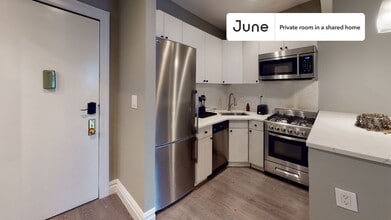 Room in Shared 3 bed/2 bath home, Unit B in New York, NY - Building Photo - Building Photo