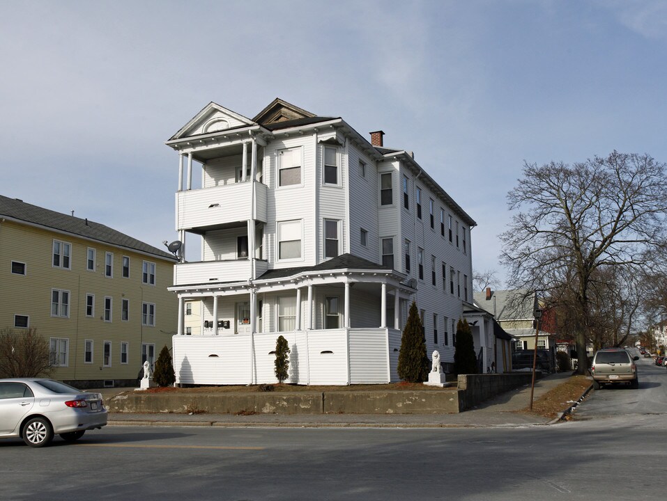 501 Grafton St in Worcester, MA - Foto de edificio