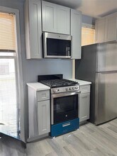 70-33 72nd Pl in Queens, NY - Building Photo - Building Photo