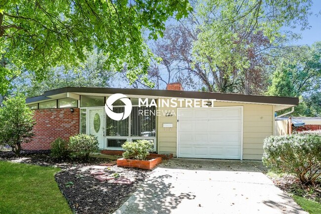 property at 2 Bayberry Ln