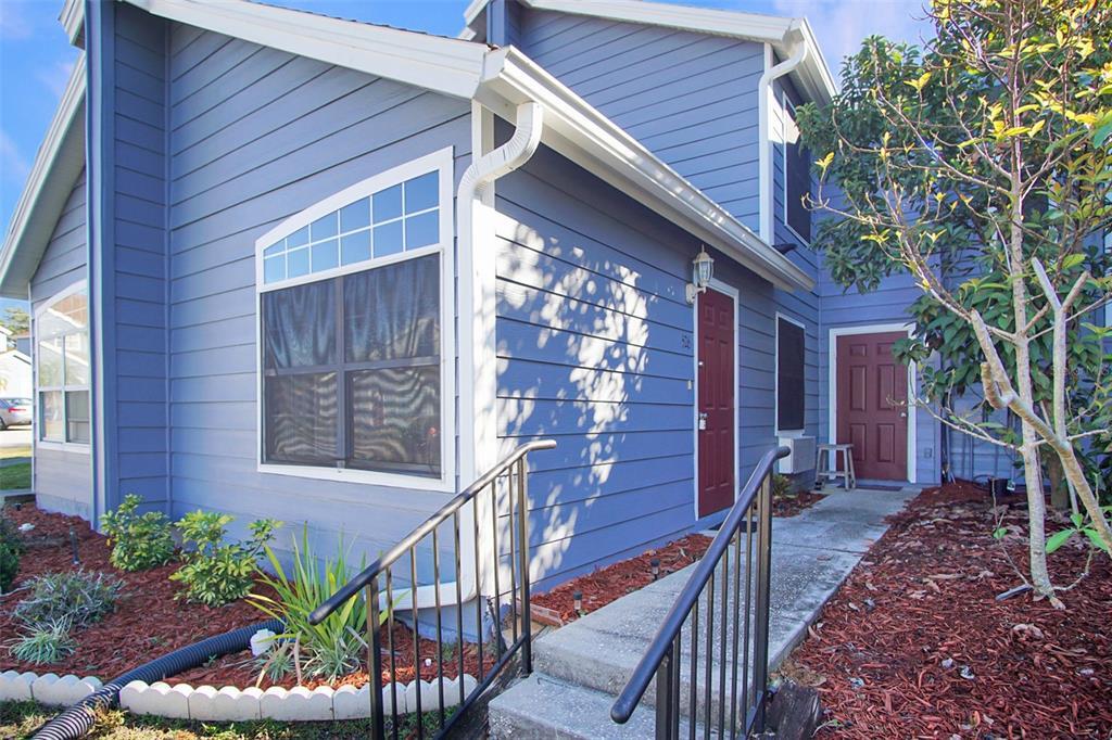 526 Caribbean Dr in Davenport, FL - Building Photo