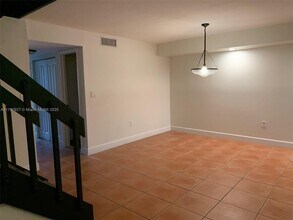 7655 SW 106th Ave in Miami, FL - Building Photo - Building Photo