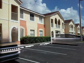 2551 SE 16th Ter, Unit 202 in Homestead, FL - Building Photo - Building Photo