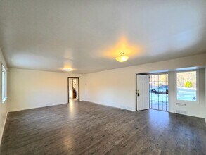 207 Riverfront Dr in Cashmere, WA - Building Photo - Building Photo