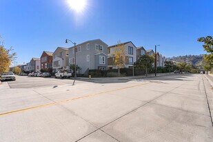 2700 E Chaucer St in Los Angeles, CA - Building Photo