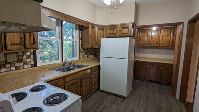 137 Nicholas St in Council Bluffs, IA - Building Photo - Building Photo